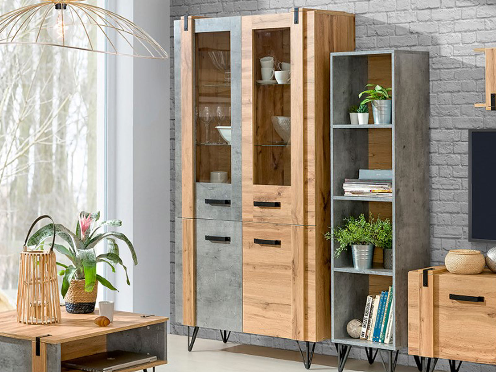 Vitrinekast MILPO 2 deuren wotan eik/beton met led 